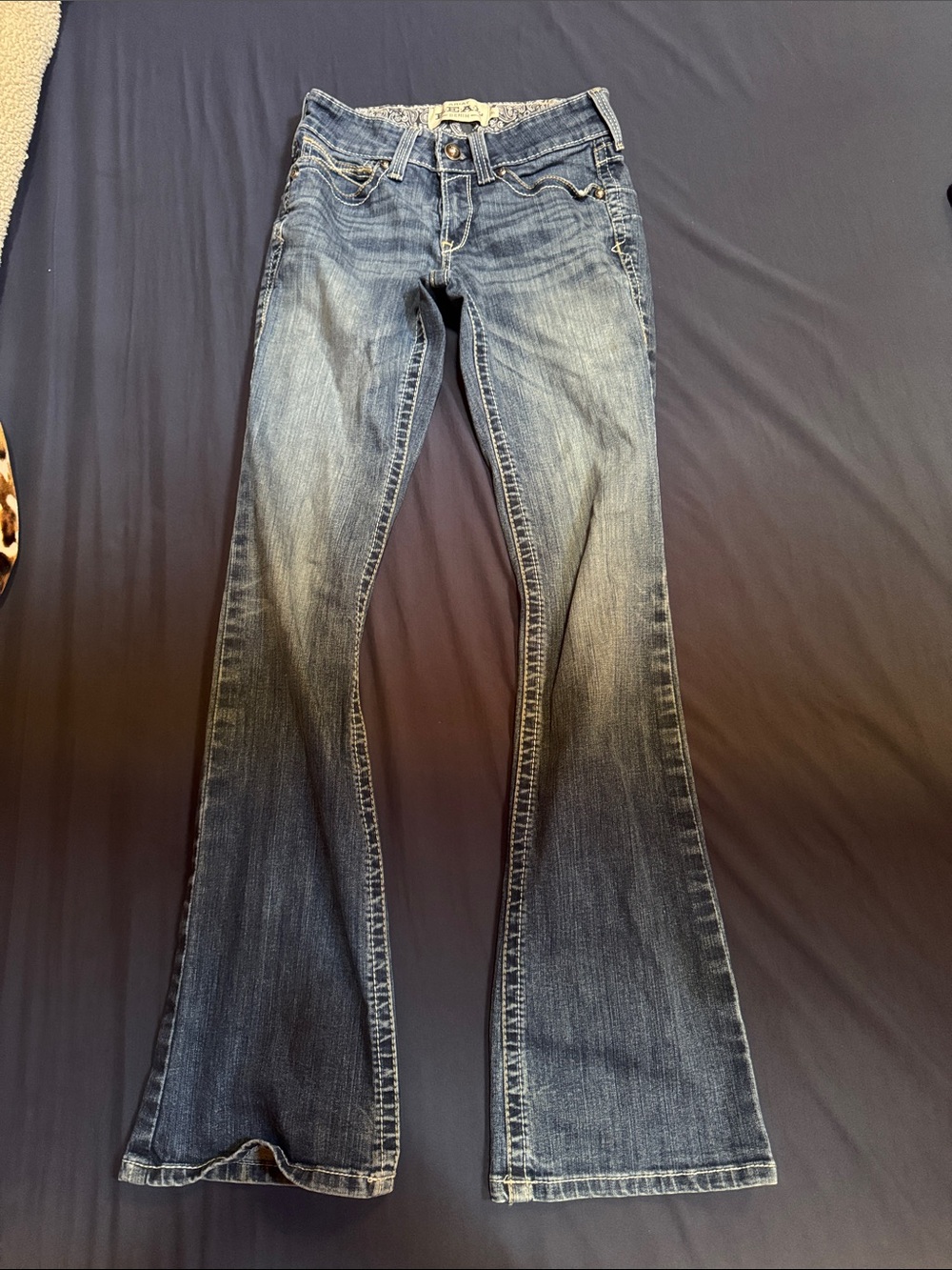 Ariat women’s mid rise bootcut jeans 26L
